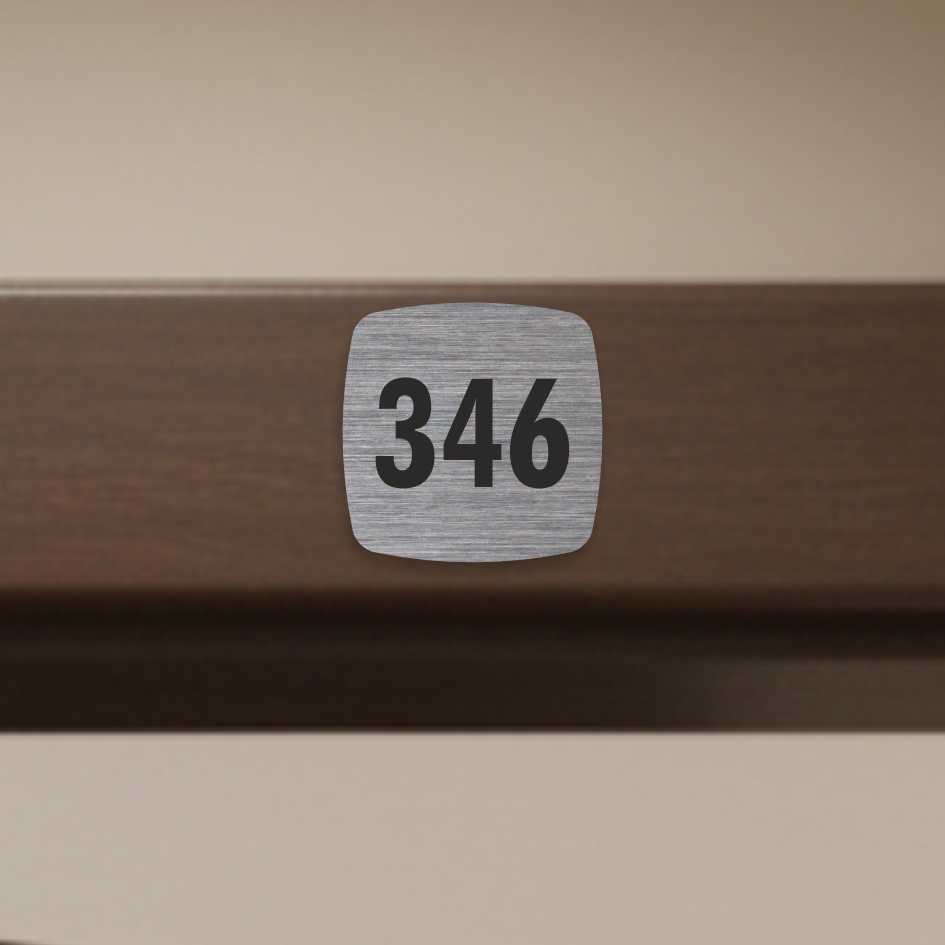 Číslo na dveře typ K – samolepka stříbrná, 35x35mm