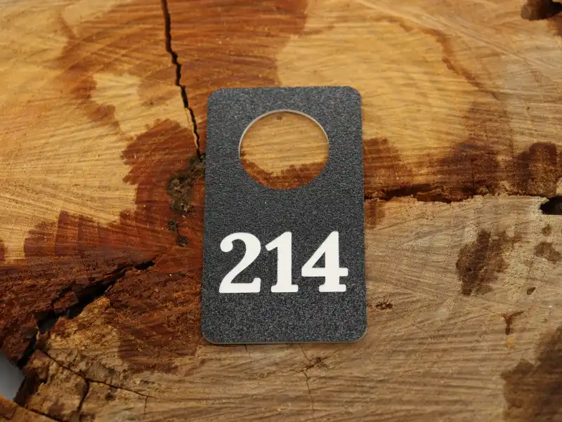 Šatní visačka, rozměr obdélníku 40x70 mm