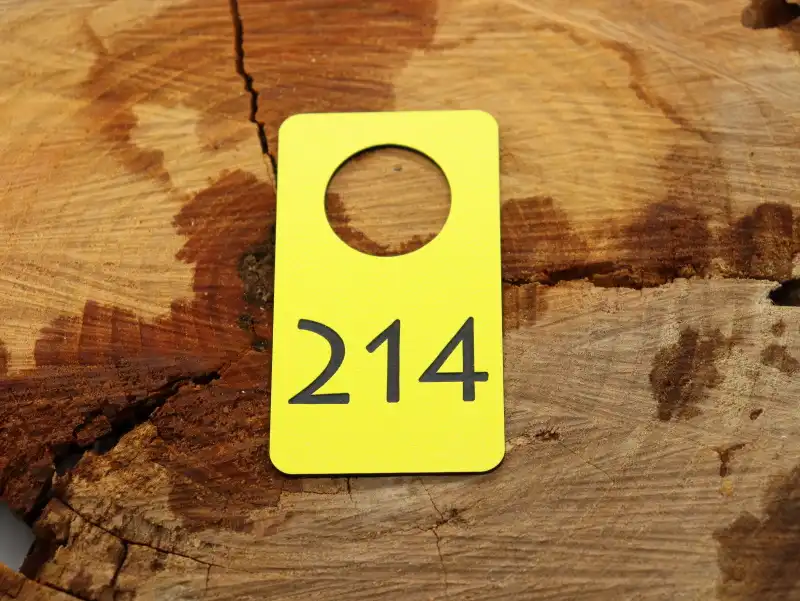 Šatní visačka, rozměr obdélníku 40x70 mm