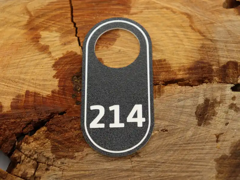 Šatní visačka, rozměr 50x80 mm