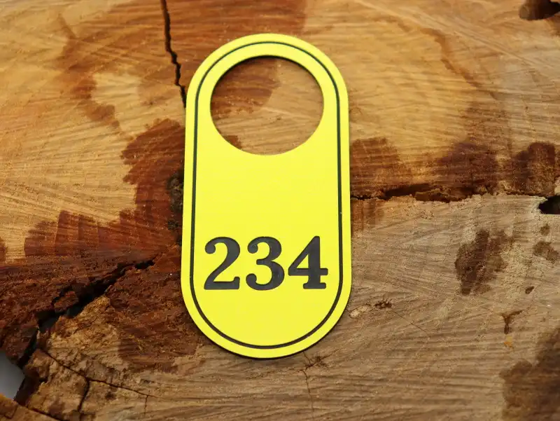 Šatní visačka, rozměr 50x80 mm