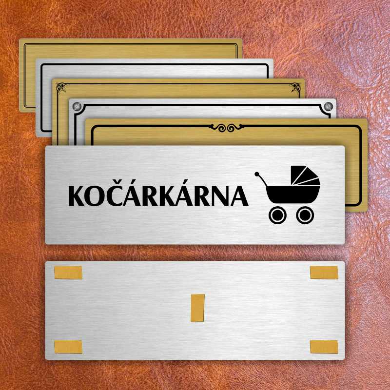 Kočárkárna, stříbrná popiska na dveře