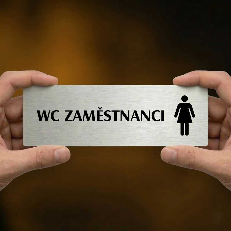 WC zaměstnanci ženy, 240x79mm, zlatá popiska s dvojtým rámečkem