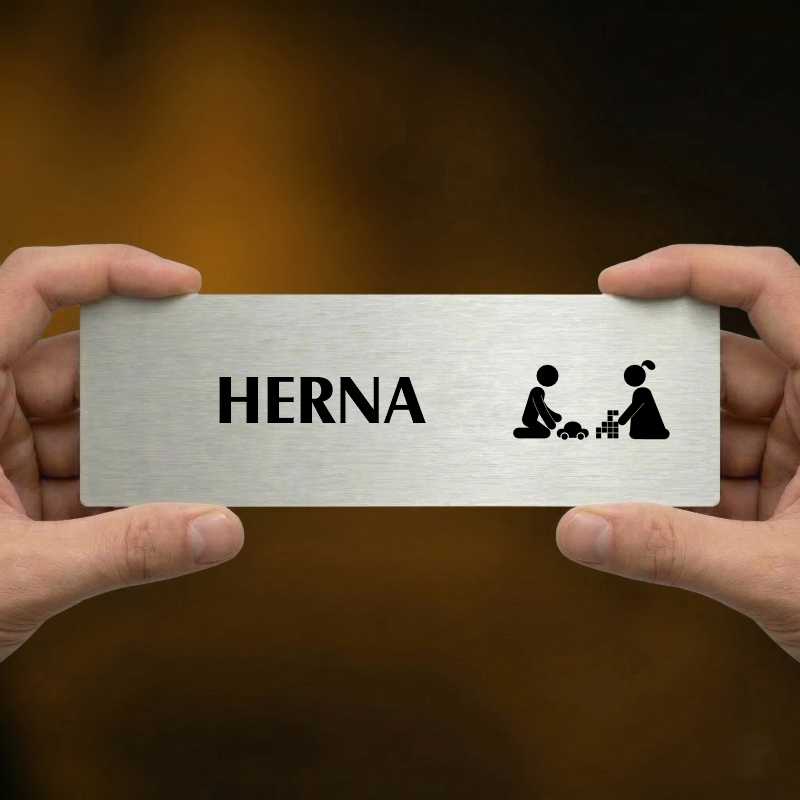 Herna, 200x66mm, zlatá popiska s okrasným rámečkem  