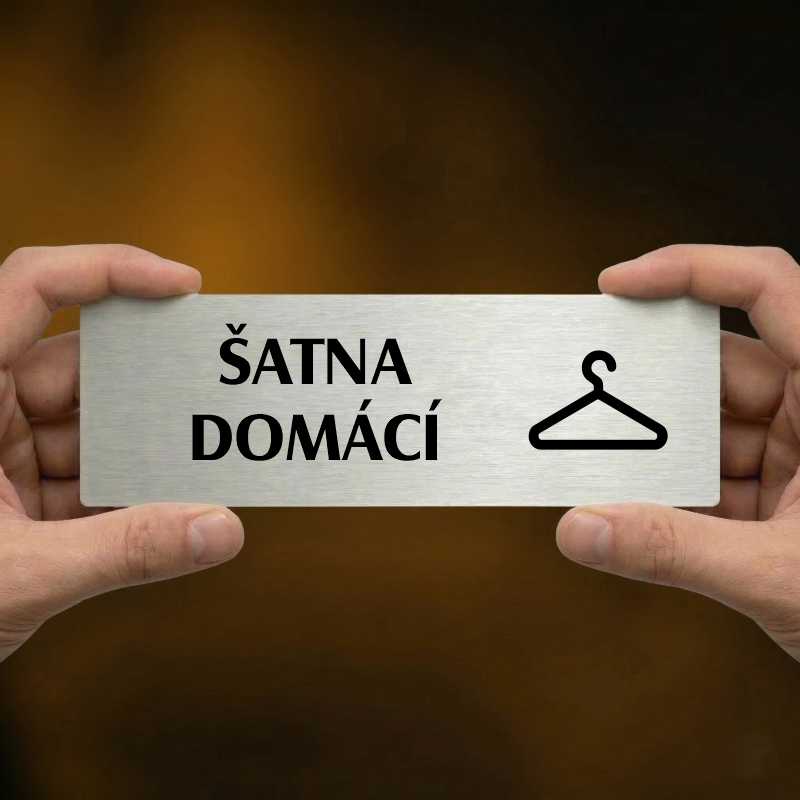 Šatna domácí, 240x79mm, zlatá popiska 
