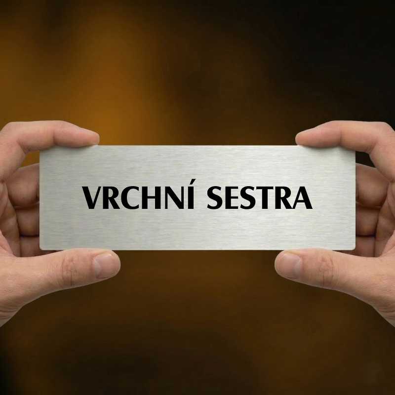 Vrchní sestra, 200x66mm, zlatá popiska s rámečkem
