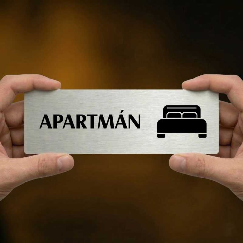 Apartmán, 200x66mm, zlatá popiska s okrasným rámečkem  