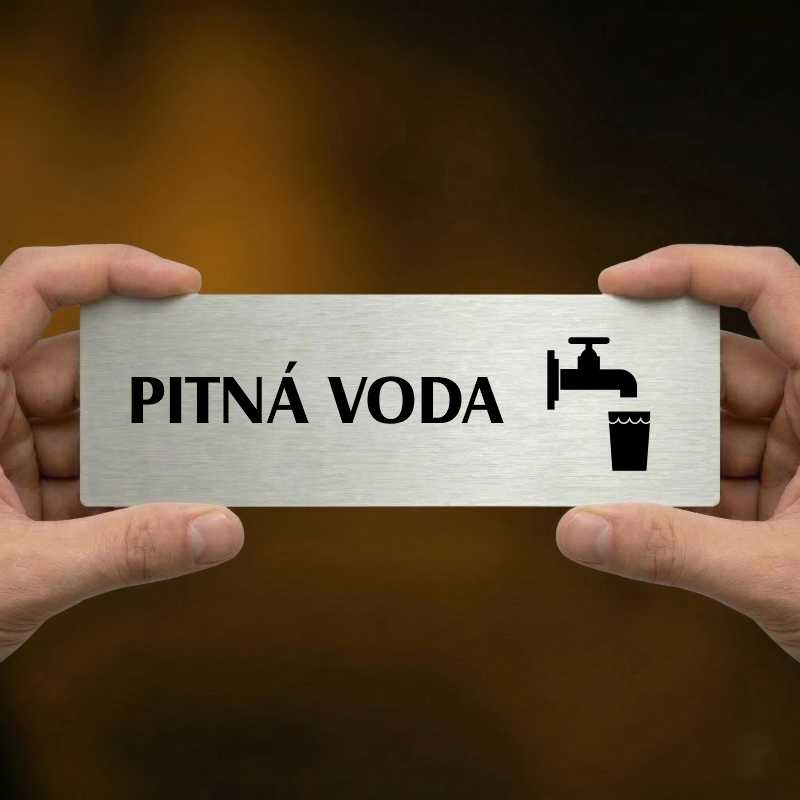 Pitná voda, 200x66mm, zlatá popiska s rámečkem