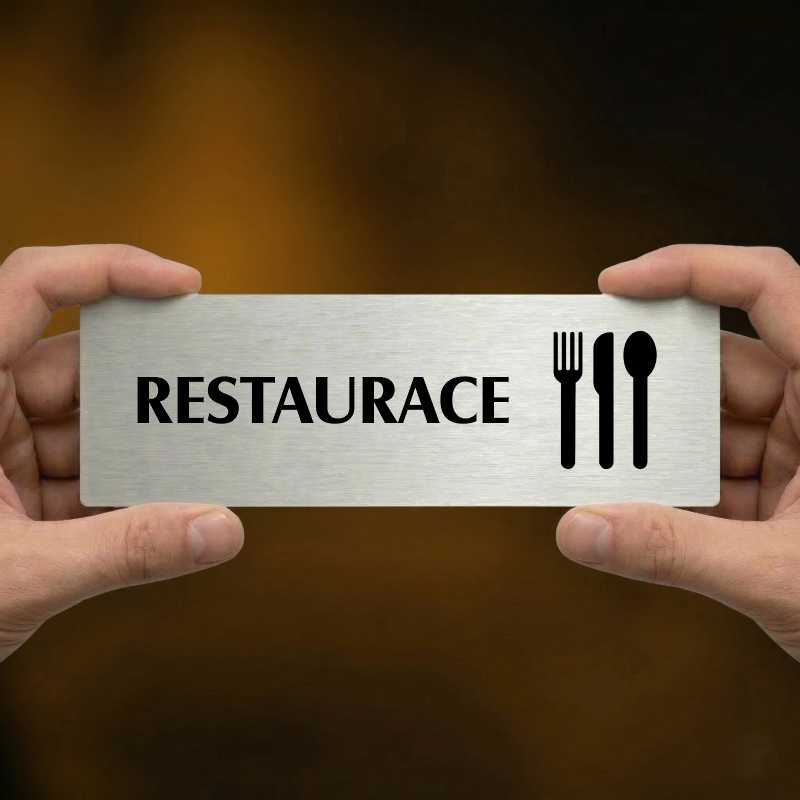 Restaurace, 200x66mm, zlatá popiska s okrasným rámečkem  