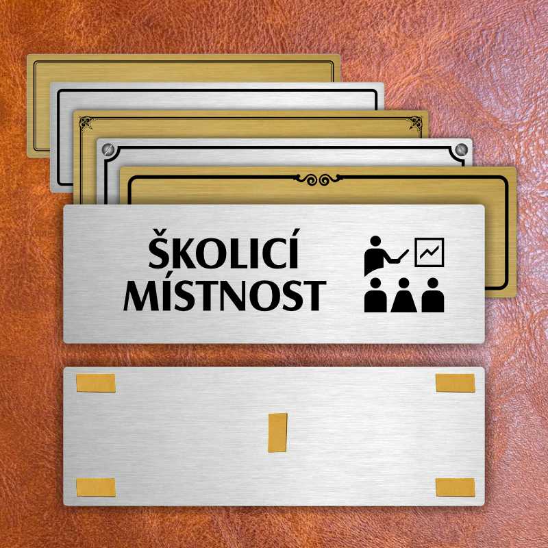 Školicí místnost, 240x79mm, zlatá popiska s imitacemi šroubků