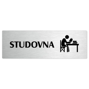 Studovna, stříbrná popiska na dveře