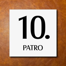 10 PATRO, bílá cedulka 200x200mm 
