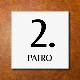 2 PATRO, bílá cedulka 200x200mm 