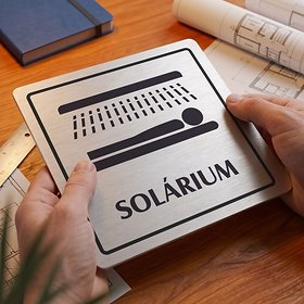 Piktogram Solárium s textem