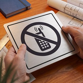 Piktogram Zákaz telefonování