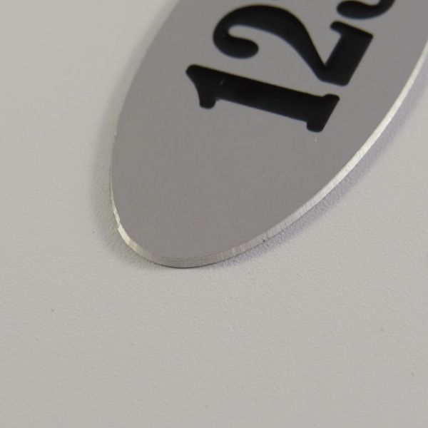 Číslo na dveře typ 6 – stříbrné matné, barvené, 70x30mm
